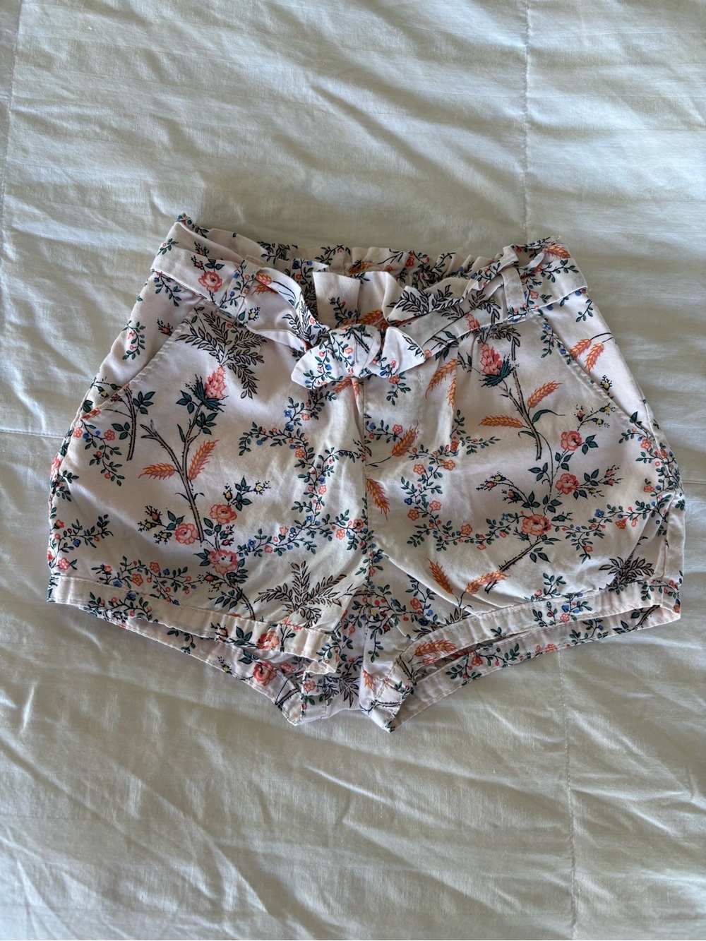 Gap Girls Size 4 Floral Paperbag Shorts Cotton Elastic Waist pull on worn once